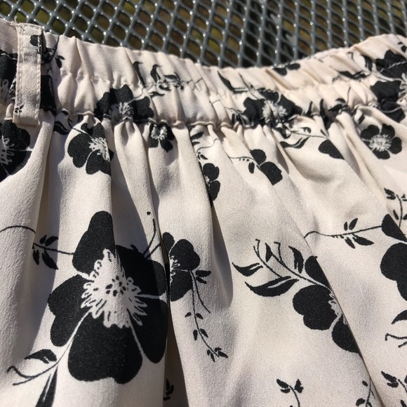 Mini Skirt - Picture 2 of 4